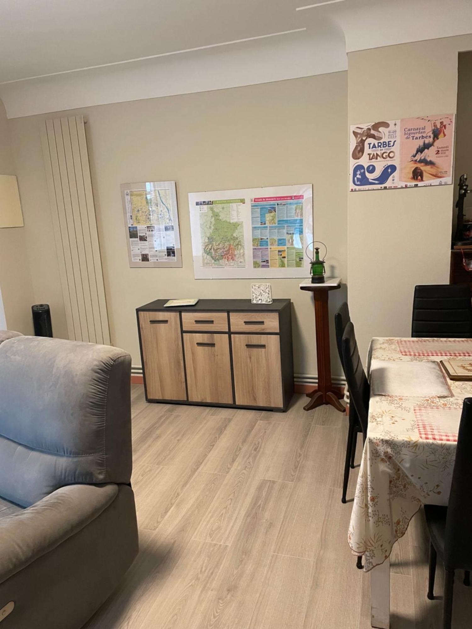 Chez Line Et Francis Apartment Tarbes Exterior photo