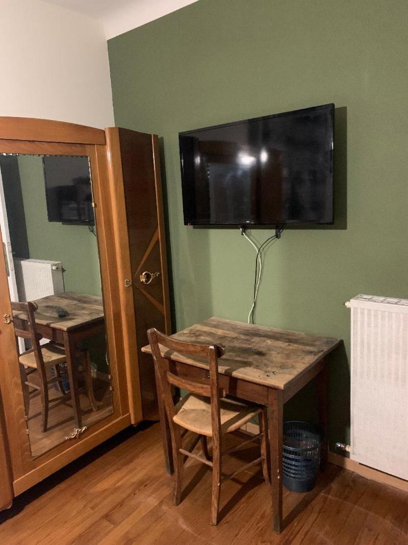Chez Line Et Francis Apartment Tarbes Exterior photo